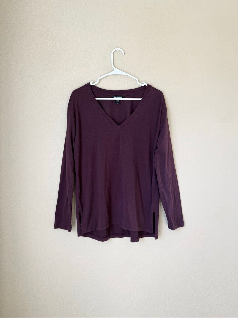 Athleta Essential Long Sleeve V Neck Top